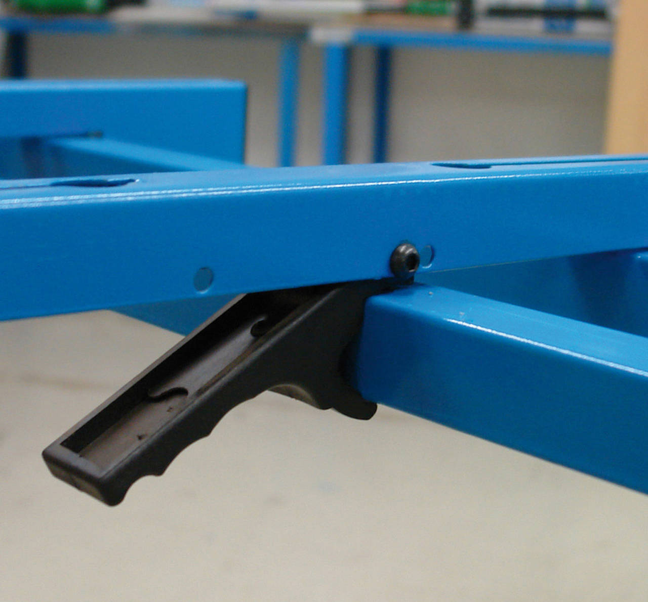 SUPPORT REHAUSSEUR UNIVERSEL – BATI REGLABLE