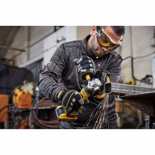 MEULEUSE D&rsquo;ANGLE COMPACTE XR 18V 125 MM
