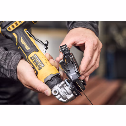 MEULEUSE D&rsquo;ANGLE COMPACTE XR 18V 125 MM