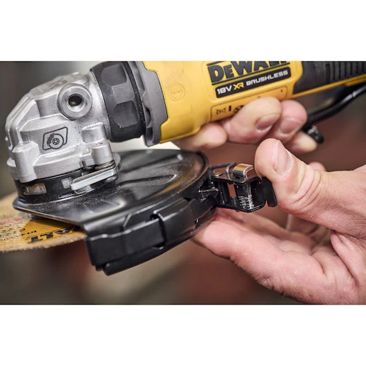 MEULEUSE D&rsquo;ANGLE COMPACTE XR 18V 125 MM