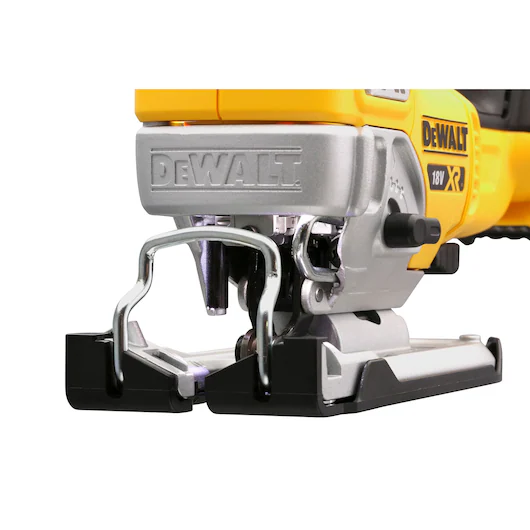 SCIE SAUTEUSE SANS BALAIS XR 18V DANS UN COFFRET TASK