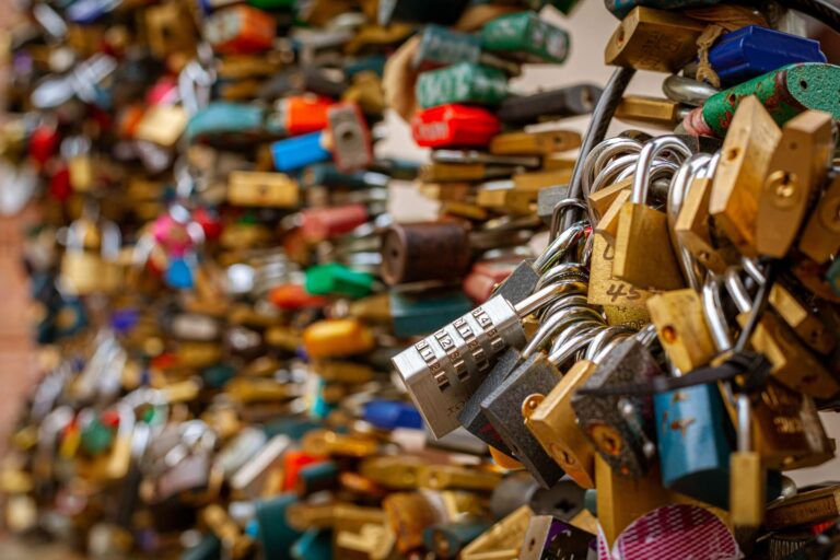 Cadenas & verrou